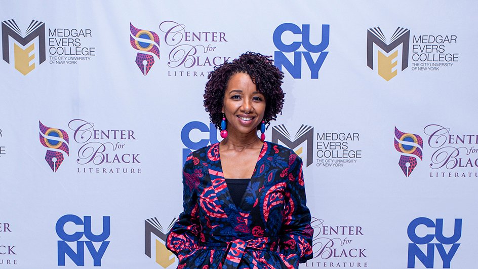 Center4BlackLit's tweet photo. YAAAAS! The 20th Anniversary Jubilee was a ((GREAT)) success thanks to many of you. WE ARE GRATEFUL! Here are just a few images from a MAGICAL night featuring @PoetSanchez (video), @LurieFavors, @LeaByrdPR, @aprilRsilver / @akilaworksongs, and others! | Photos: Anthony R. Wilson https://t.co/i4GWJhgO3S