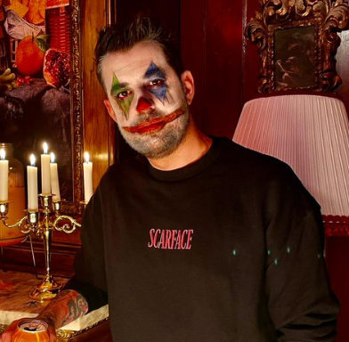 JuAmmpii_'s tweet photo. dos payasos viendose fijamente 🤡 https://t.co/YIp2MaJgcC