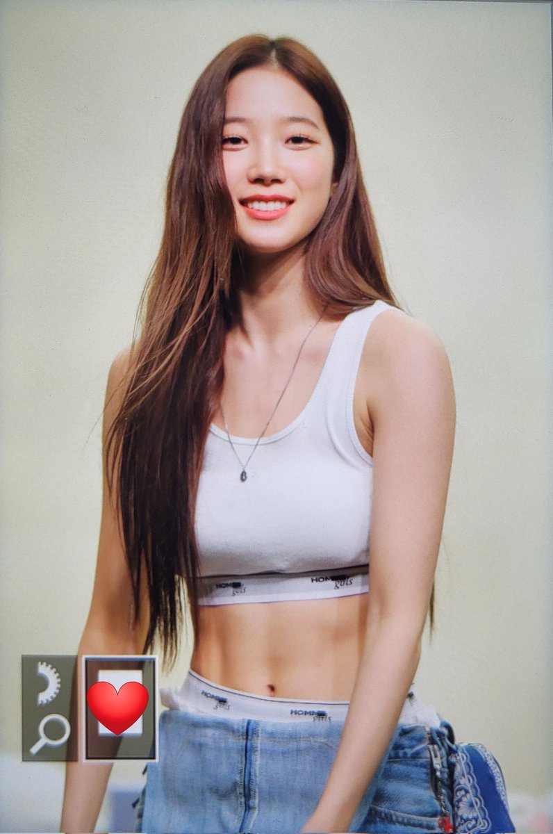 kpop moments that could kill a sapphic tweet media
