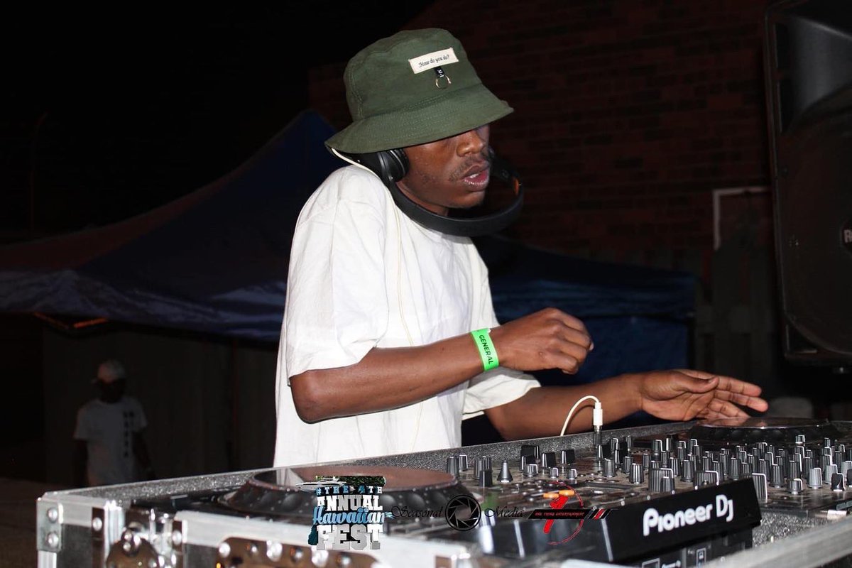 KAMO_G_DJ's tweet photo. Pushing 🅿️

Bookings Available: 0722746164

#MTN8 
#Ramaphosa 
#Paradise2 
#FamilyMeeting https://t.co/zueZY2RqUx