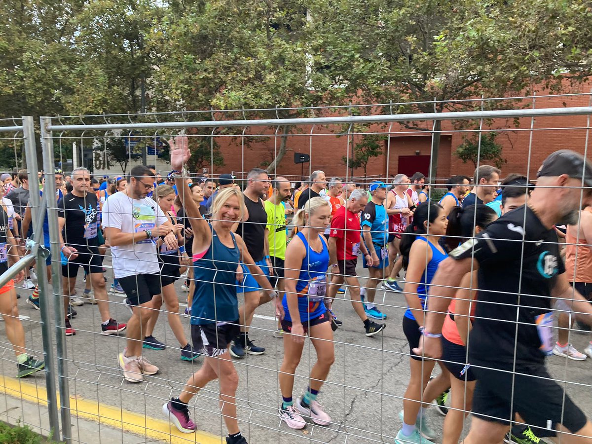 Dat was lang geleden, maar toch weer een halve marathon gelopen #valencia #loopfeestje