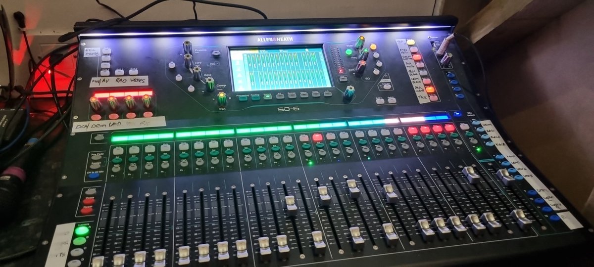 smoon_lee's tweet photo. I give you all the #rgb #techie #soundie #sq6 https://t.co/uN9TuF7ZUo