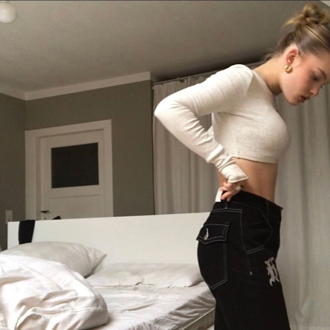 ㅤ         ㅤ   
ㅤ         ㅤ        ໒◜⃞🍸 ˒  231022
ㅤ         ㅤ         In my arms, babe
ㅤ         ㅤ ㅤ    where it truly lies .
ㅤ         ㅤ   ㅤ #seductivesunday
ㅤ         ㅤ