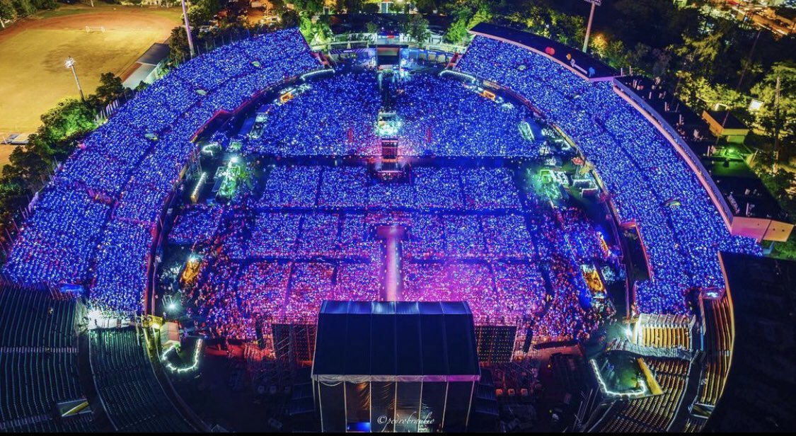 bbunnyontour's tweet photo. 120,000 personas fueron al World Hottest Tour en RD 🇩🇴☀️❤️🎉🏝️ https://t.co/UCMmgdtGNJ