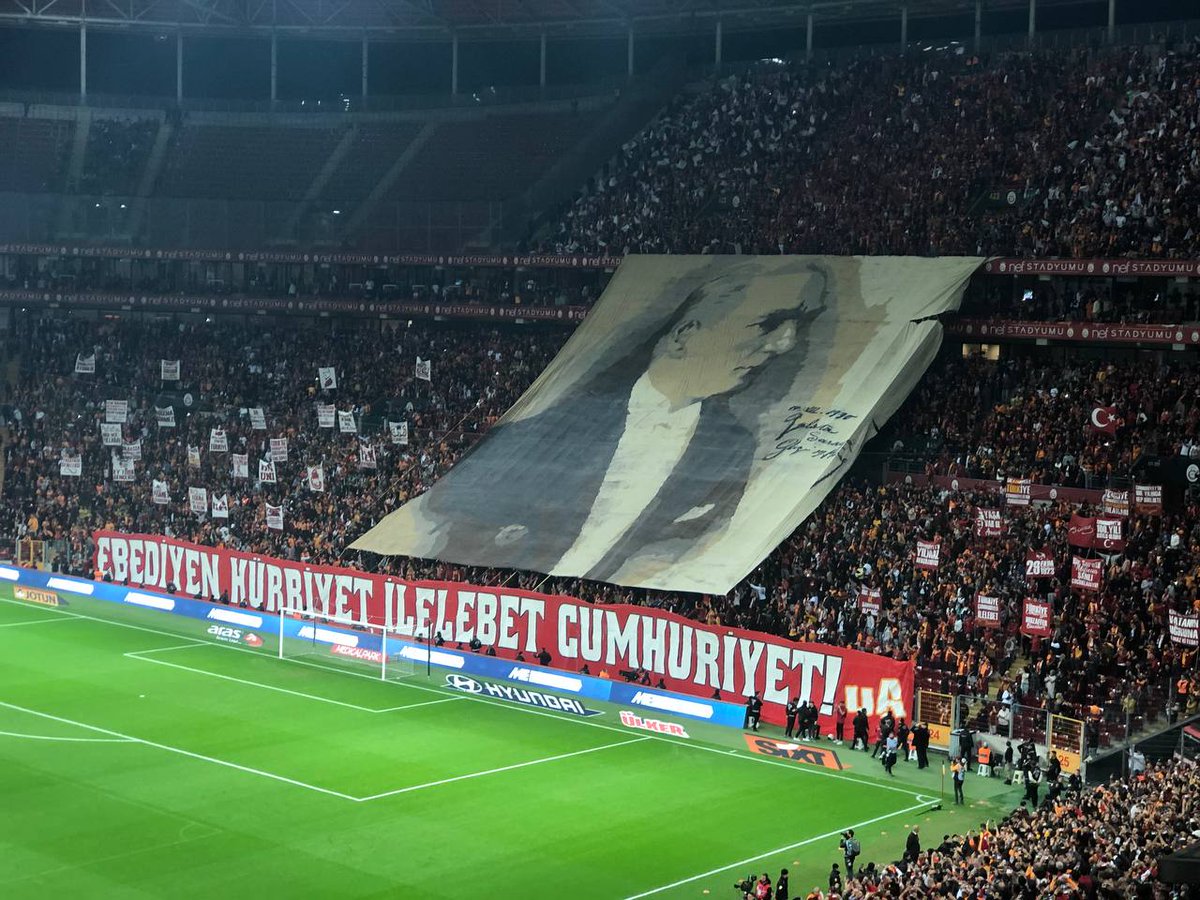 ultrAslanUNI's tweet photo. 🇹🇷#Cumhuriyetin100üGalatasaray
#ultrAslanUNI https://t.co/9VB73NYqok