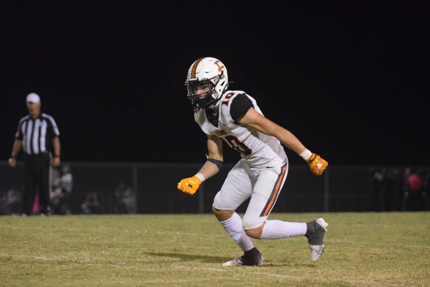 Javier Balderas WR/S/Deep Snapper 6’0” 175 3.4 Gpa, 18 ACT OFF: 19 rec 215 yards 4 td’s, DEF: 39 tackles #BrickTown 🧱 Second Sport ⚾️ hudl.com/video/3/130606… @JavierBalderas0