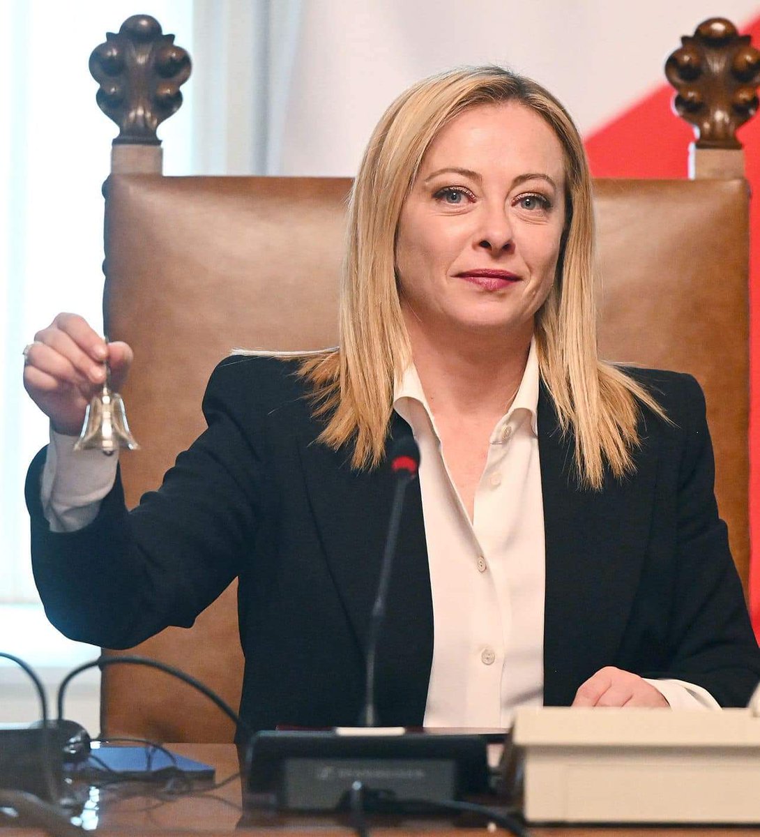 Giorgia Meloni:
Abbiamo scritto la storia. Ora scriviamo il futuro dell’Italia.