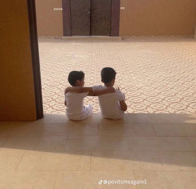 S1s8a11's tweet photo. ويخلق الله شخصين منحوسين اكثر من بعض ويجعلهم اصدقاء https://t.co/tmJM0H5jHV