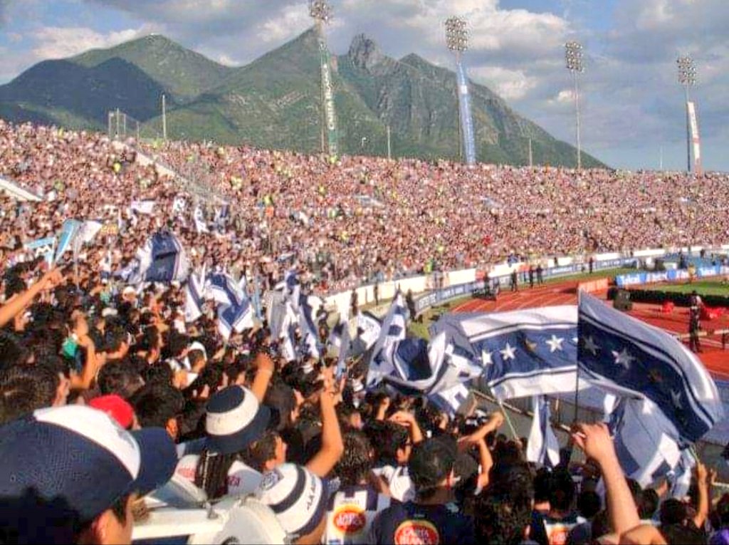 Tan solo hay que dejar la vida por lograrlo....

¡ALIENTO TOTAL! 

#MTY #AlientoTotal #DivinaAD #RayadoEsPasión #AzulYBlanco #AtadoATúDestino #RayasLocura #LosNúmero1