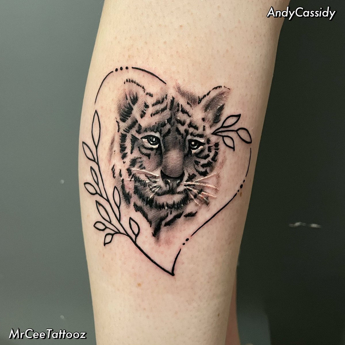 MrCeeTattoo's tweet photo. Done today at #MCTLiverpool
RT if ya dig it ππΌπ―βπΌ https://t.co/aLHeXTCIcm
