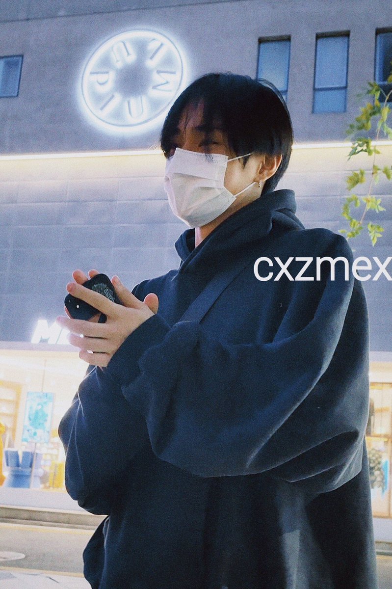 intklvr_'s tweet photo. WAIT WHAAAAAAT?
DANIEL IS BACK??๏ฟฝ๏ฟฝ๏ฟฝ๏ฟฝ๐ญ๐ซถ๐ซถ
I missed him so much omg
#danielisback https://t.co/2BmnObS1VT