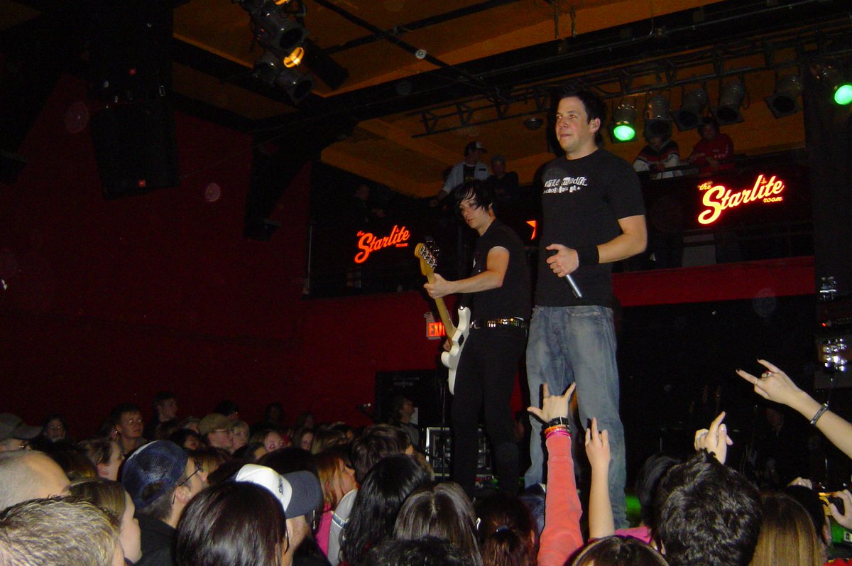 onthisdayyeg's tweet photo. Canadian band @simpleplan played at Edmonton's Starlite Room #OnThisDayYEG October 23, 2004. https://t.co/801DFuFb6e