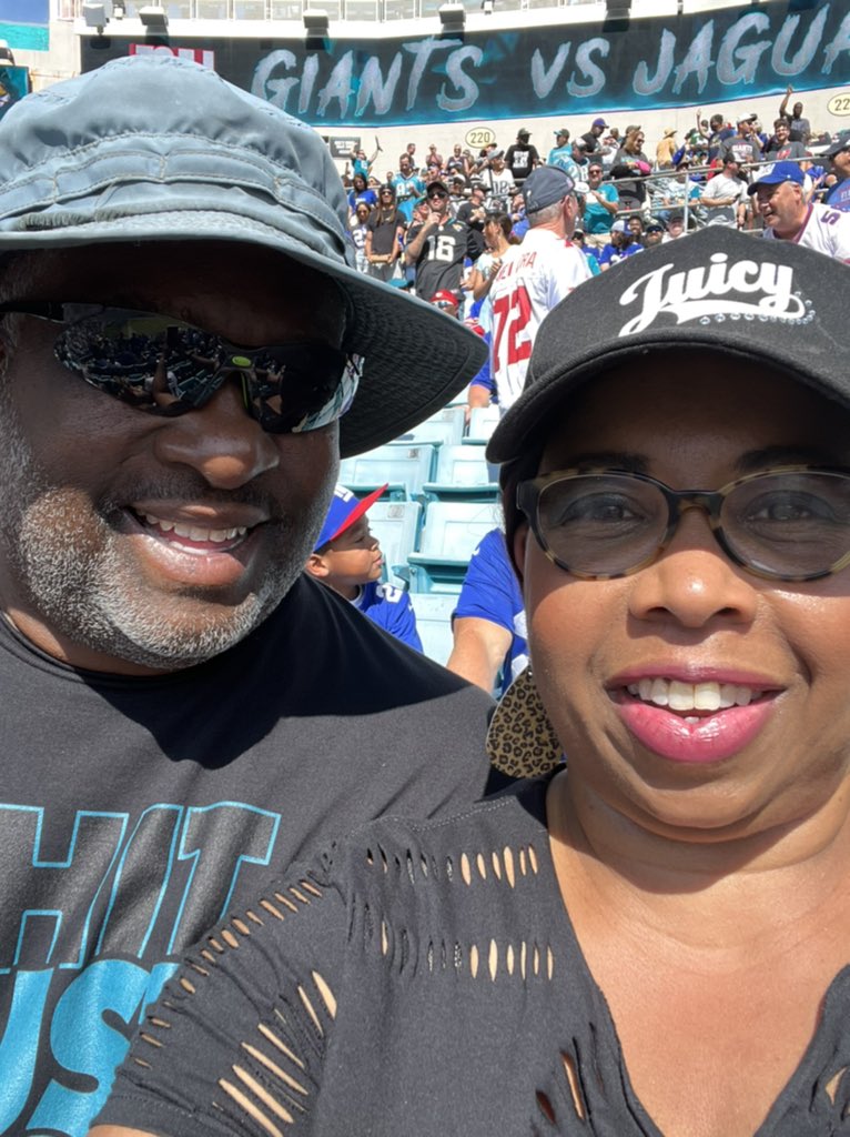 tippasmith313's tweet photo. Let’s Go Jags!!#DUUVAL https://t.co/gkxZPeM4ku