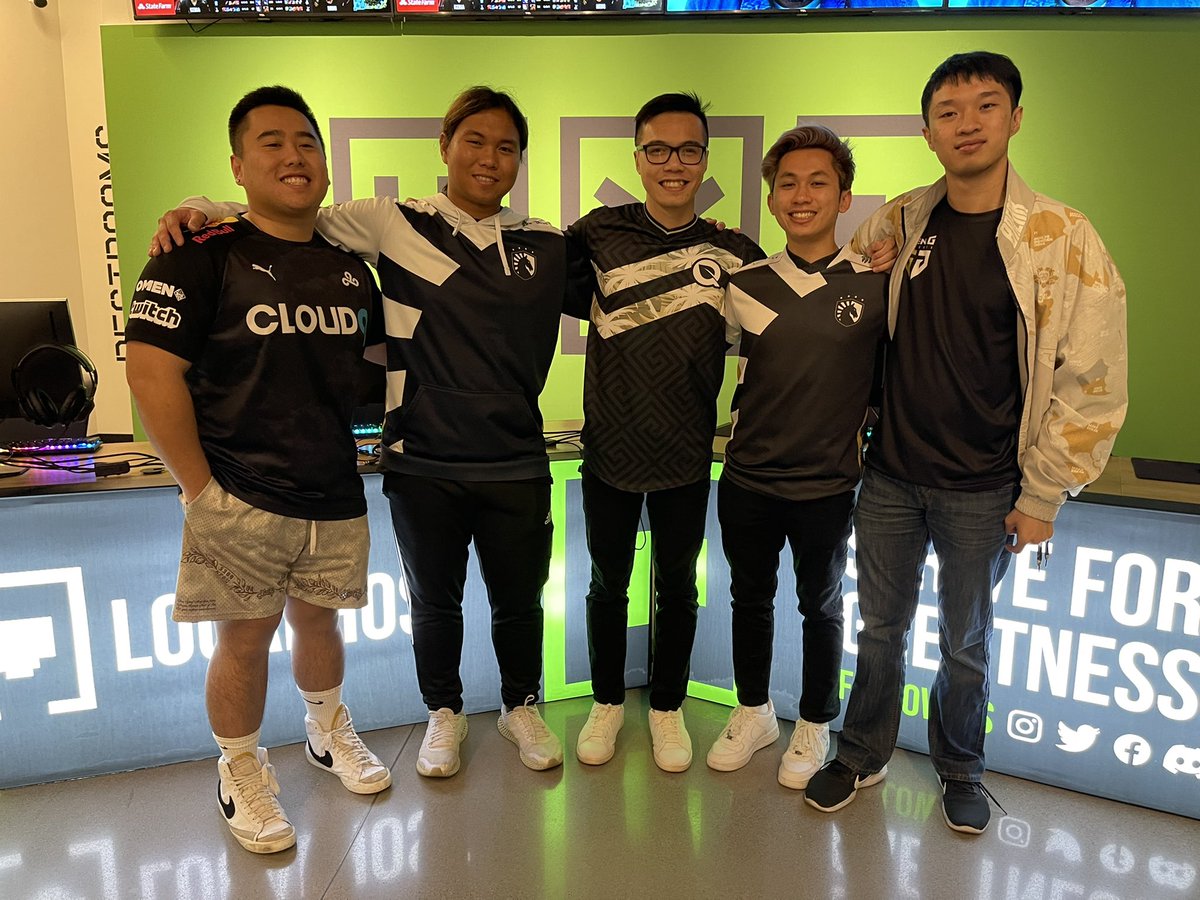 CSUFLoL's tweet photo. 📸 This past weekend’s fundraising event at localhost! 

💙🧡 Thank you all who came through and supported the club! https://t.co/E0Ozwvvp3D