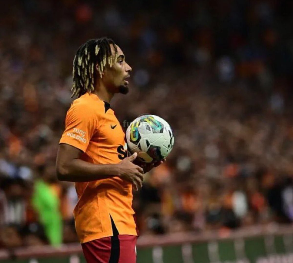 Sacha Boey’e verilen kırmızı kart halis mi ? Bu Galatasaray’ı anca böyle durdurabilirlerdi zaten…