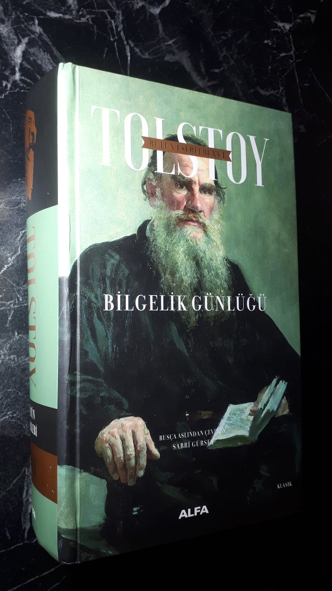'Tolstoy ne yapmalı sorusunu yanıtlamak üzere ne okumalı sorusunun yanıtlamayı tercih etti.' s.11