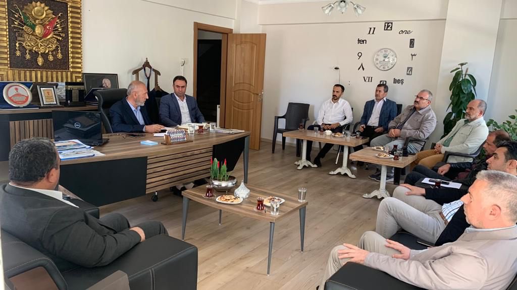 Eğitime Destek Platformu Birecik Koordinatörlüğü (@destekbirecik) on Twitter photo Şanlıurfa EDEP’in ev sahipliğinde Bölge Koordinatörü Sn.Yakup AKINCIOĞLU’nun başkanlığında gerçekleşen istişare toplantısına EDEP İlçe Koordinatörümüz <a href="/brahimHalilAkar/">İbrahim Halil Akar🇹🇷🇵🇸</a> ve <a href="/BirecikMem/">Birecik İlçe Mem</a> Sn <a href="/TurgutMehdi/">Mehdi TURĞUT</a> ilçemizi temsilen katılım gösterdiler. <a href="/kadirdumankd/">🇹🇷 Kadir Duman 🇹🇷</a> @mmirkelamtr <a href="/EDEPurfa/">Eğitim Platformu Şanlıurfa</a> Şanlıurfa EDEP’in ev sahipliğinde Bölge Koordinatörü Sn.Yakup AKINCIOĞLU’nun başkanlığında gerçekleşen istişare toplantısına EDEP İlçe Koordinatörümüz <a href="/brahimHalilAkar/">İbrahim Halil Akar🇹🇷🇵🇸</a> ve <a href="/BirecikMem/">Birecik İlçe Mem</a> Sn <a href="/TurgutMehdi/">Mehdi TURĞUT</a> ilçemizi temsilen katılım gösterdiler. <a href="/kadirdumankd/">🇹🇷 Kadir Duman 🇹🇷</a> @mmirkelamtr <a href="/EDEPurfa/">Eğitim Platformu Şanlıurfa</a>
