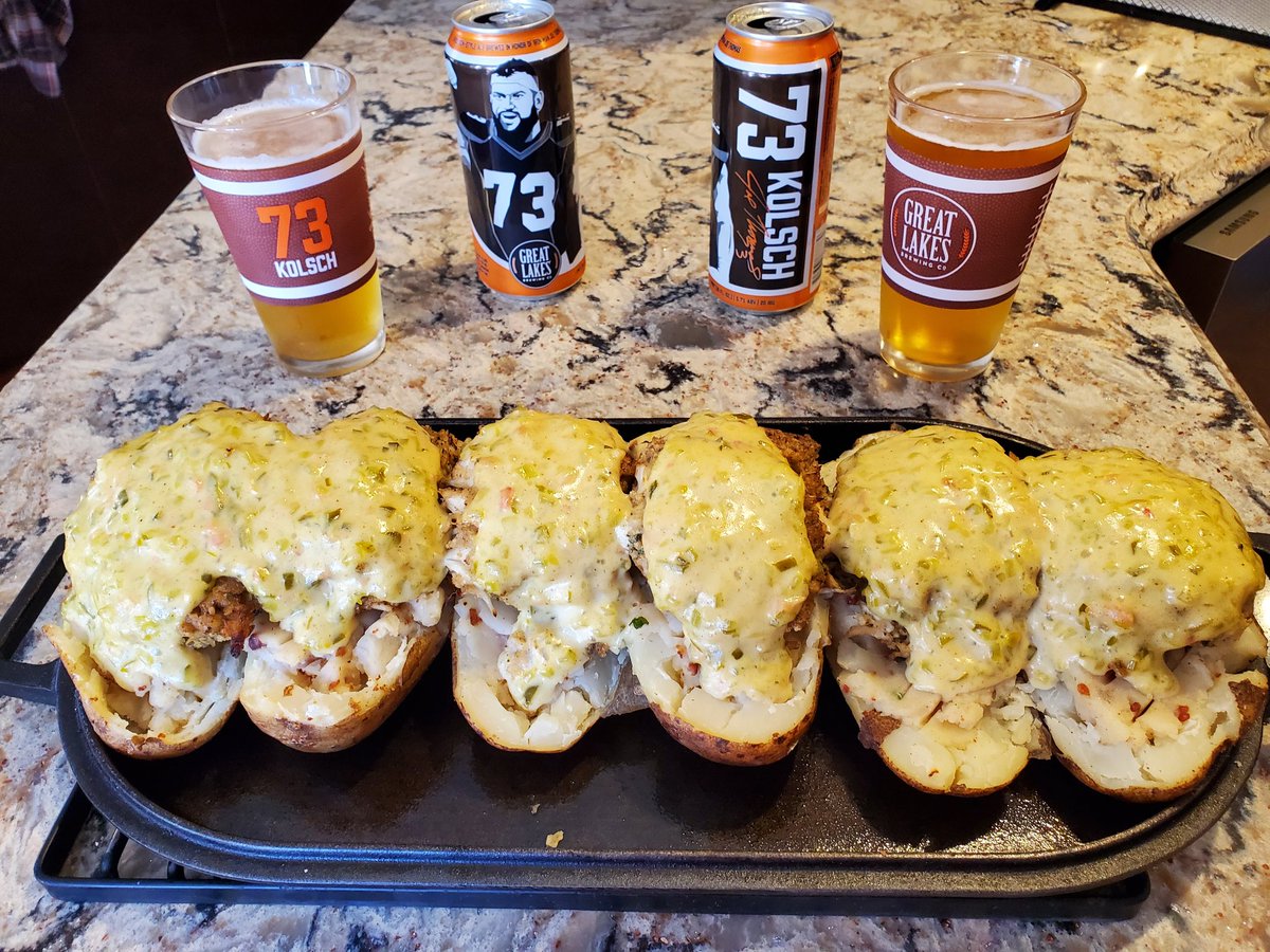 johnu3's tweet photo. 2022 @Browns opponent city themed smoked loaded baked potato. For @Ravens going with Smoked crab cakes and tarter sauce. As always enjoyed with @joethomas73 Kolsch from @GLBC_Cleveland. Let's go @Browns https://t.co/uyNLg6W7pQ