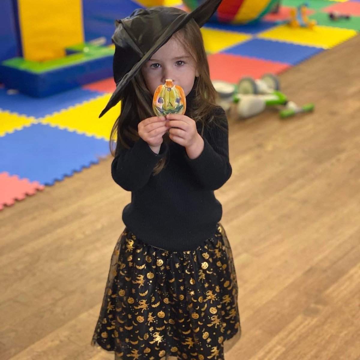sacristonyp's tweet photo. A spooky pregnancy to preschool session on Friday 🎃 👻 🕸 https://t.co/eYmPNoYudW