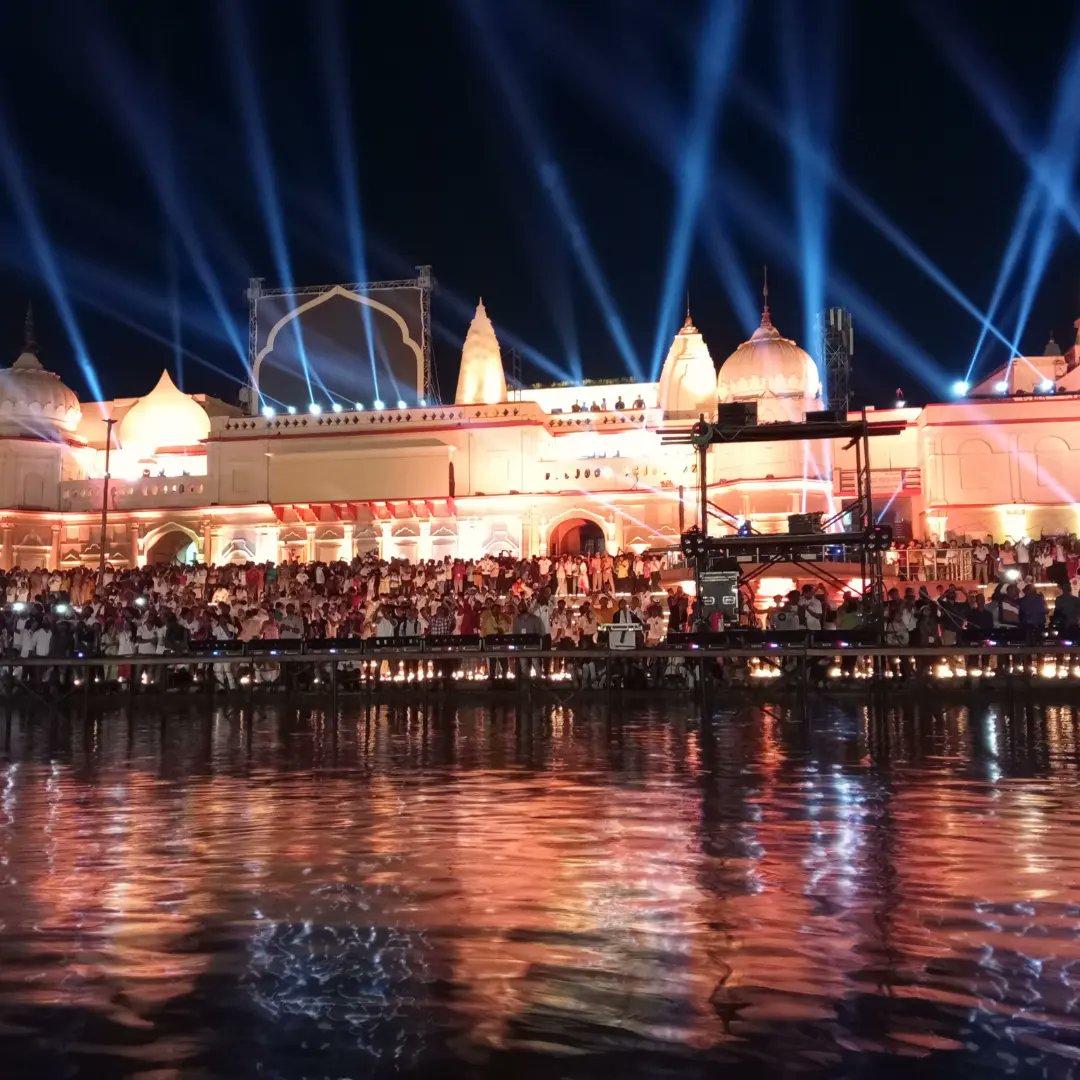 Geetanjali_4635's tweet photo. Happy chhoti diwali everyone..😊
AYODHYA ka deepotsav 😊😊
.
.
#Trending #AyodhyaDeepotsav #Ayodhya2022 #explorepage #Deepotsav https://t.co/QtDXLGrduo