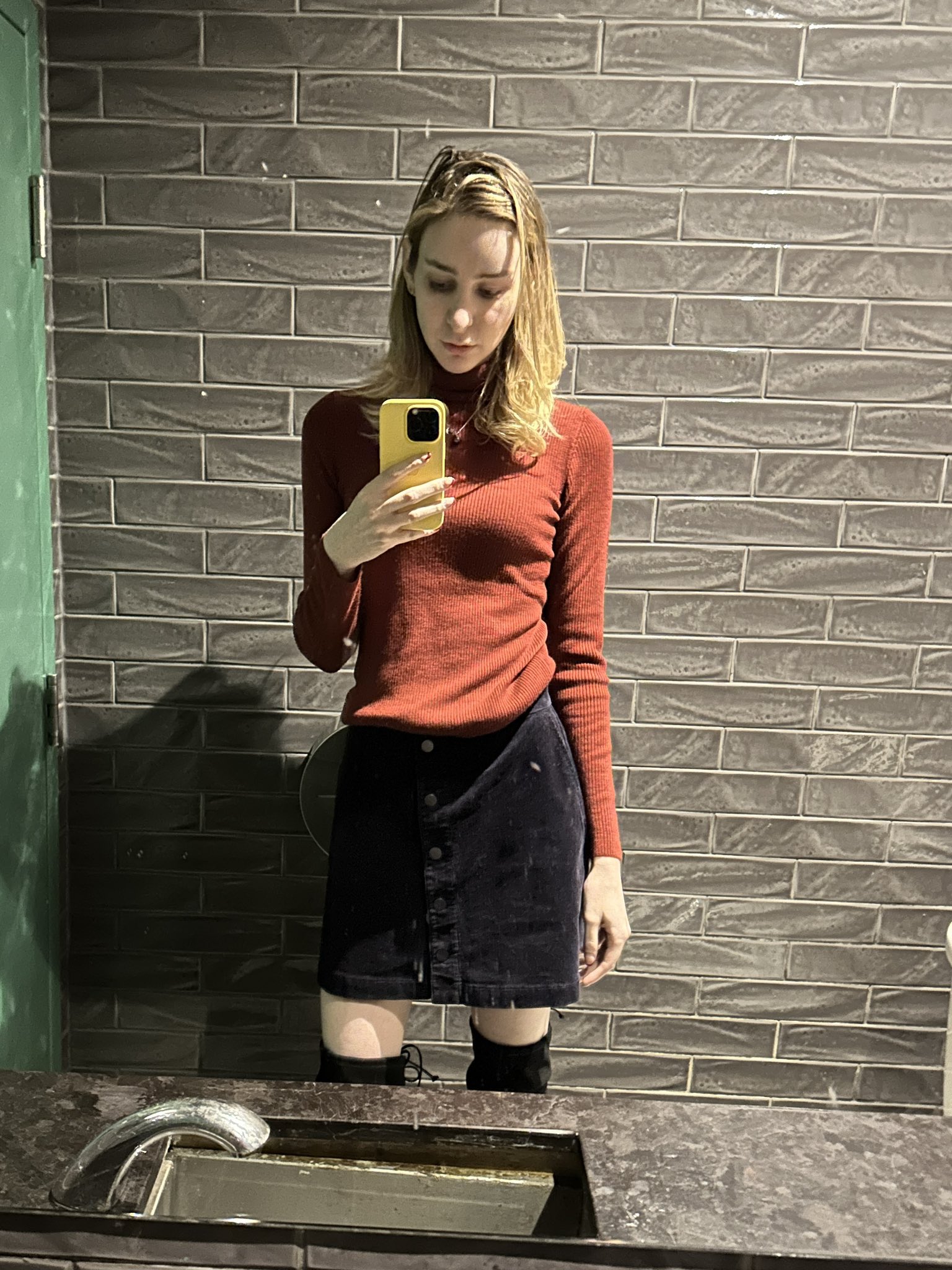 TW Pornstars - Aoife 🐝 Bee. Twitter. out for brunch :). 5:44 PM - 23 Oct 2022