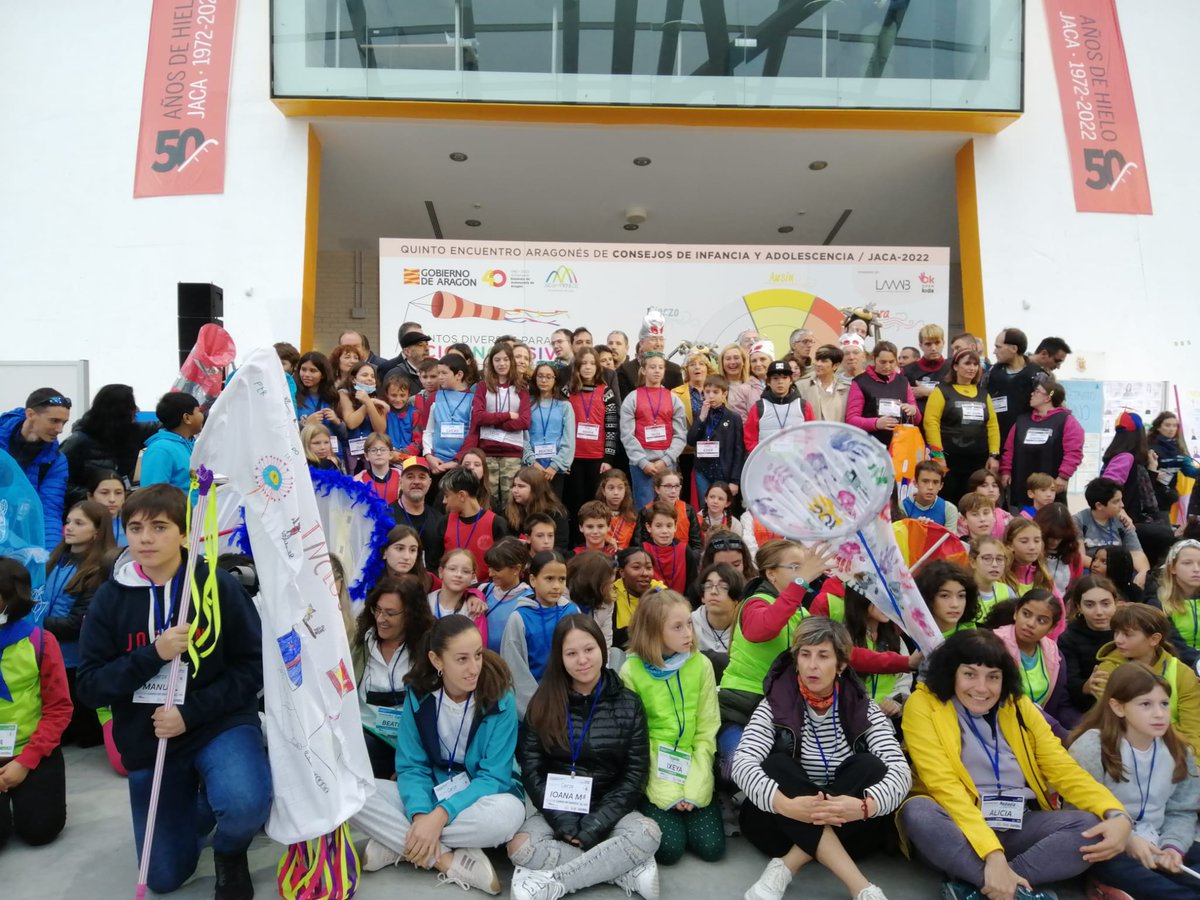 zaragoza_es's tweet photo. Los consejeros y consejeras del Consejo de #Infancia y #Adolescencia de Zaragoza han participado este finde en el encuentro #InfanciaJaca22, organizado por @AragonAbierto y @AytoJaca, para hablar de #OcioInclusivo.
¡Fomentando la #Participación en la #Juventud! https://t.co/yAEovkuY8l