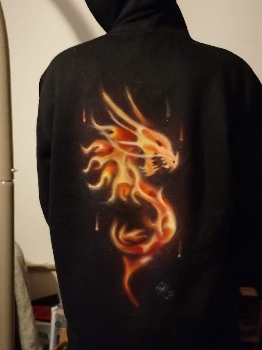 chrisstirling13's tweet photo. First attempt at airbrushing a hoodie... #airbrush #airbrushart #dragon #flames https://t.co/iOlg7TGP1Q
