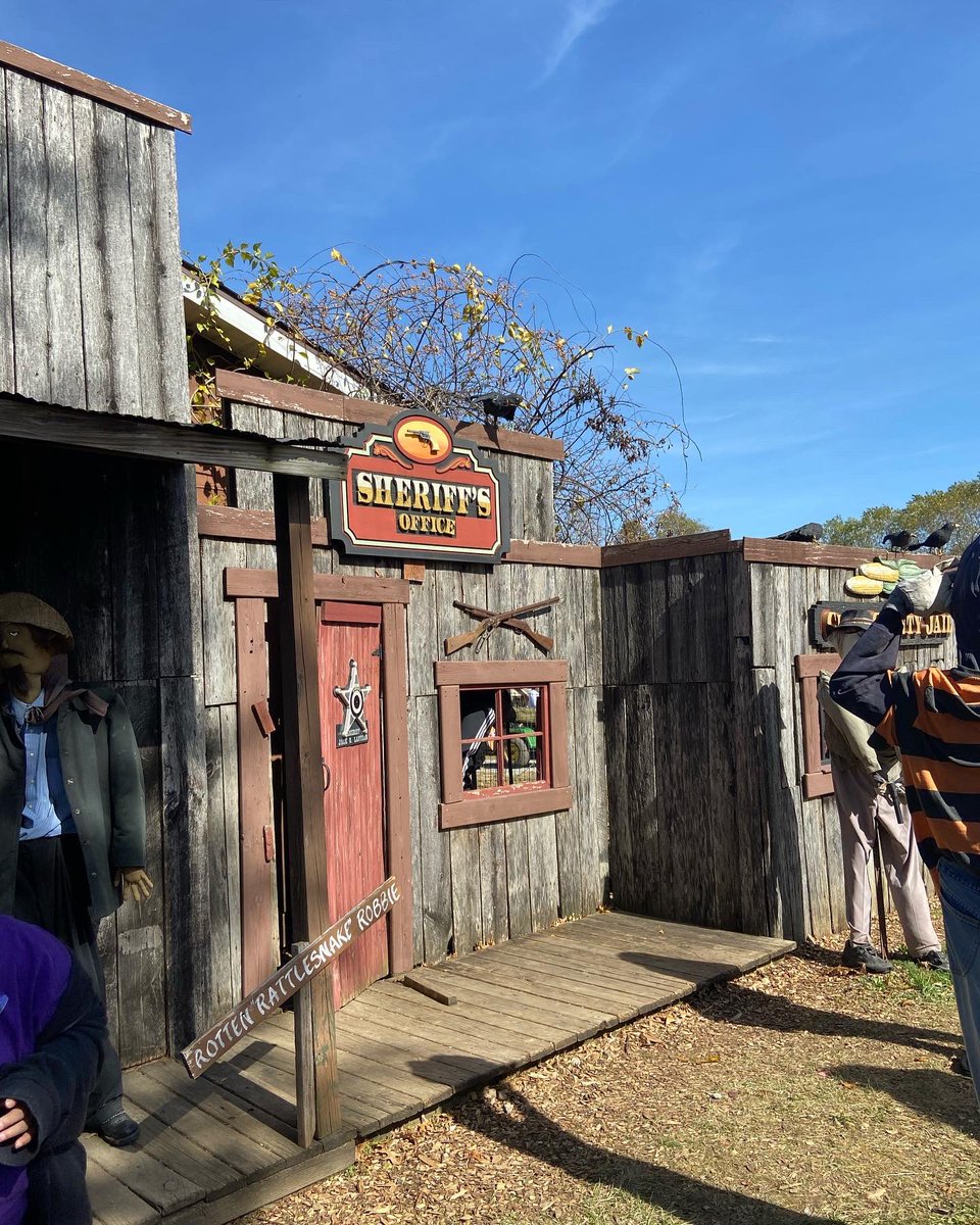 whitehousewow's tweet photo. Just another adventure!🎃

#ohiopumpkinfarm #fallohio #kingsway #halloweenactivities #dayprogram #outing #ohiohiring #applyohio #directcareprofessional #akronhiring https://t.co/OplRIugURP