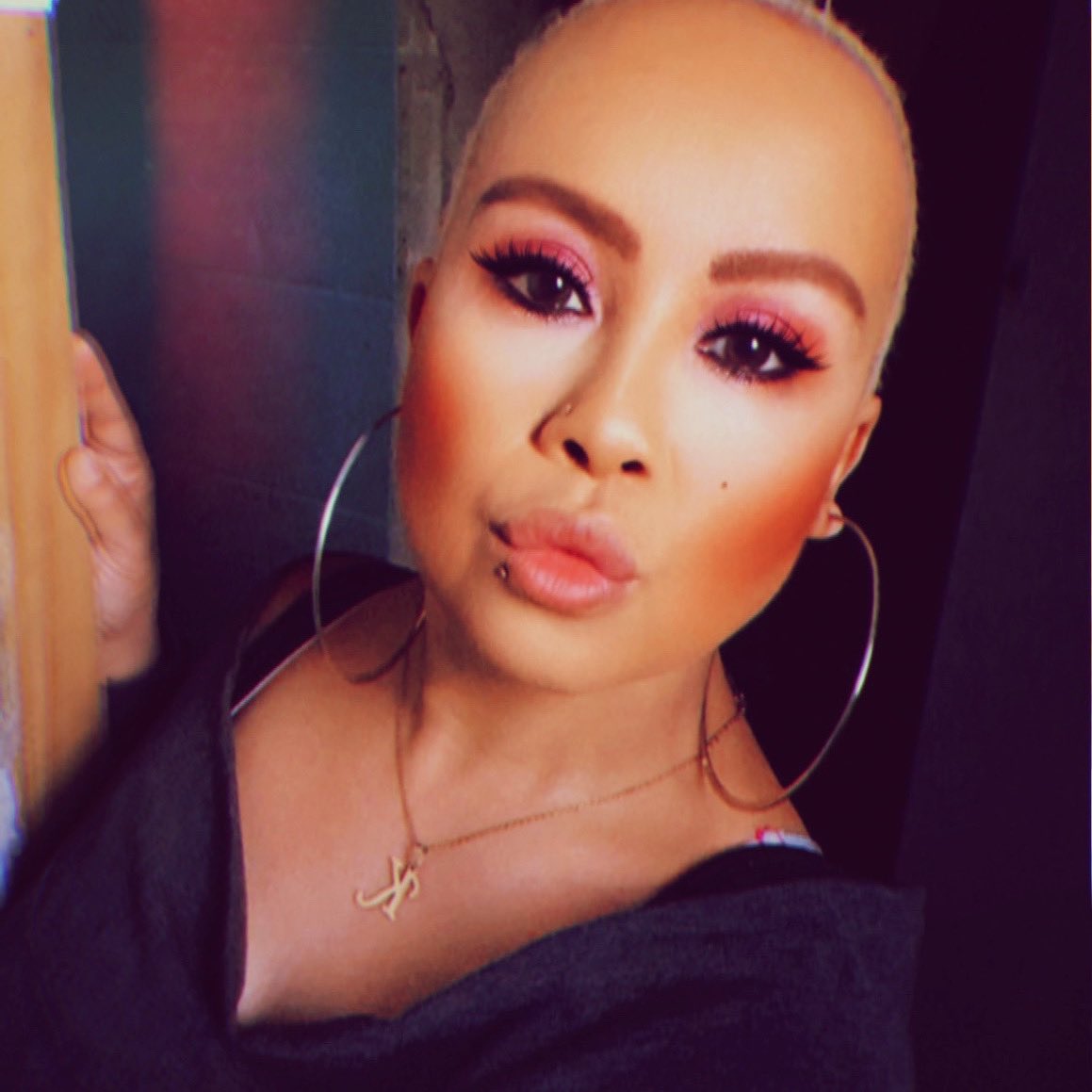 3LEKTRA1's tweet photo. Do i look toxic? https://t.co/x7LTq6GEJ8
