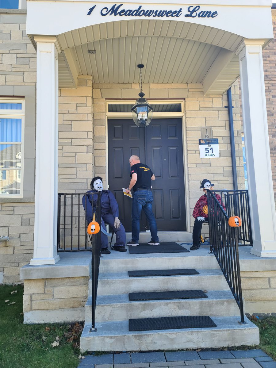 gregberos's tweet photo. What a beautiful day to be canvassing. The sun is out, halloween decorations are up. All that's left is voting - if you haven't already!
#VoteBeros https://t.co/W1LQfoYo8H
#RichmondHill #OakRidges #onpoli https://t.co/oIAyF4CFv5