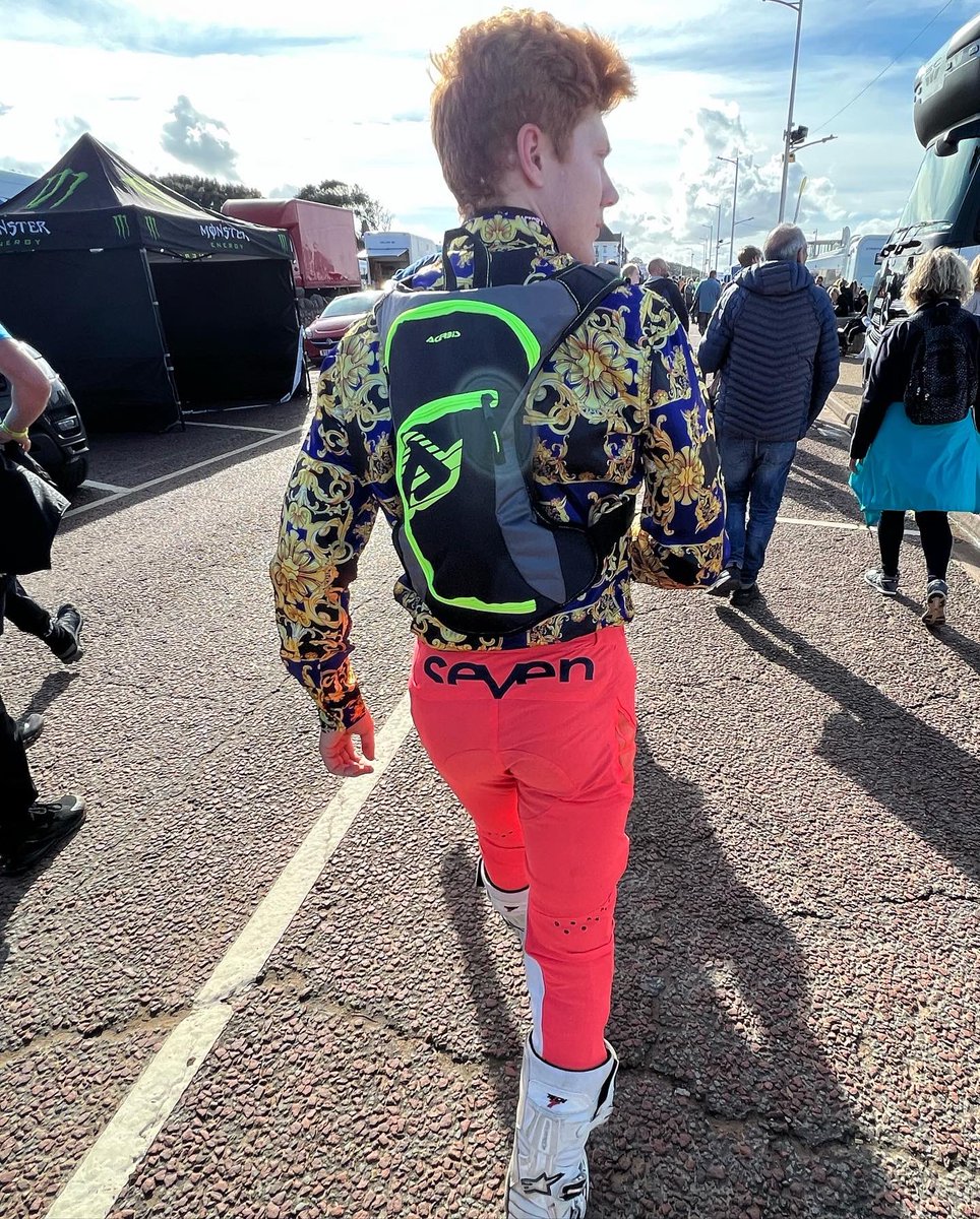 DanBewley's tweet photo. Before and after! The race today got a bit wild. Wasn’t what I was expecting to be honest but it was a good weekend 😎. https://t.co/TNK4miX5Sk
