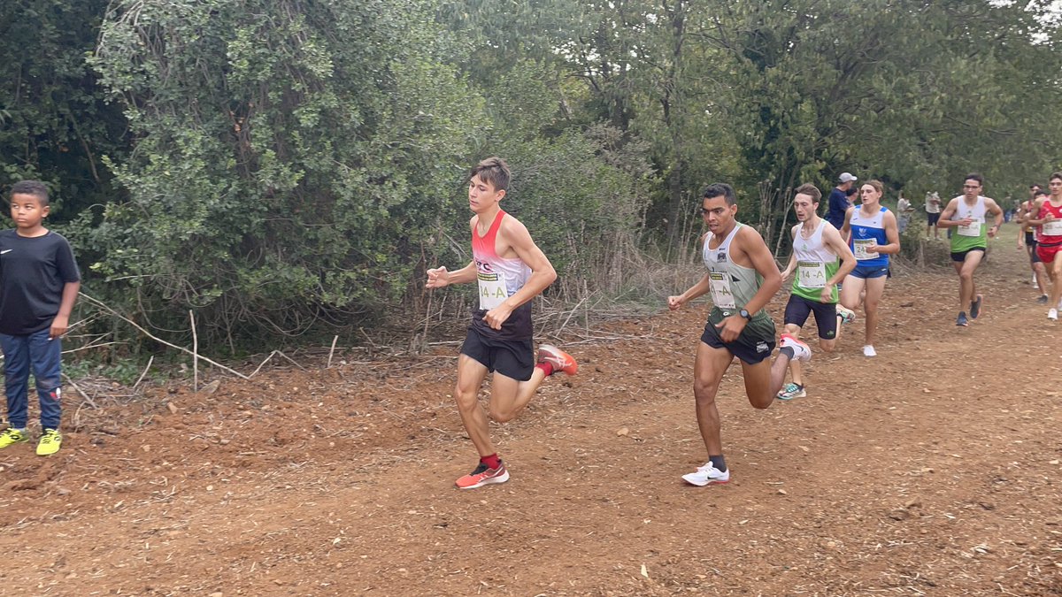 ivanespilez's tweet photo. L’equip U18, format pel M’ha i el Cesc, juntament amb la Marta i la Marwa, han aconseguit una gran segona posició, lluitada en el primer relleu pel M’ha i molt ben consolidada per tots, molt concentrats i sense errors.

#atletisme #cros #campatraves #catalunya https://t.co/hS6HEJlO86