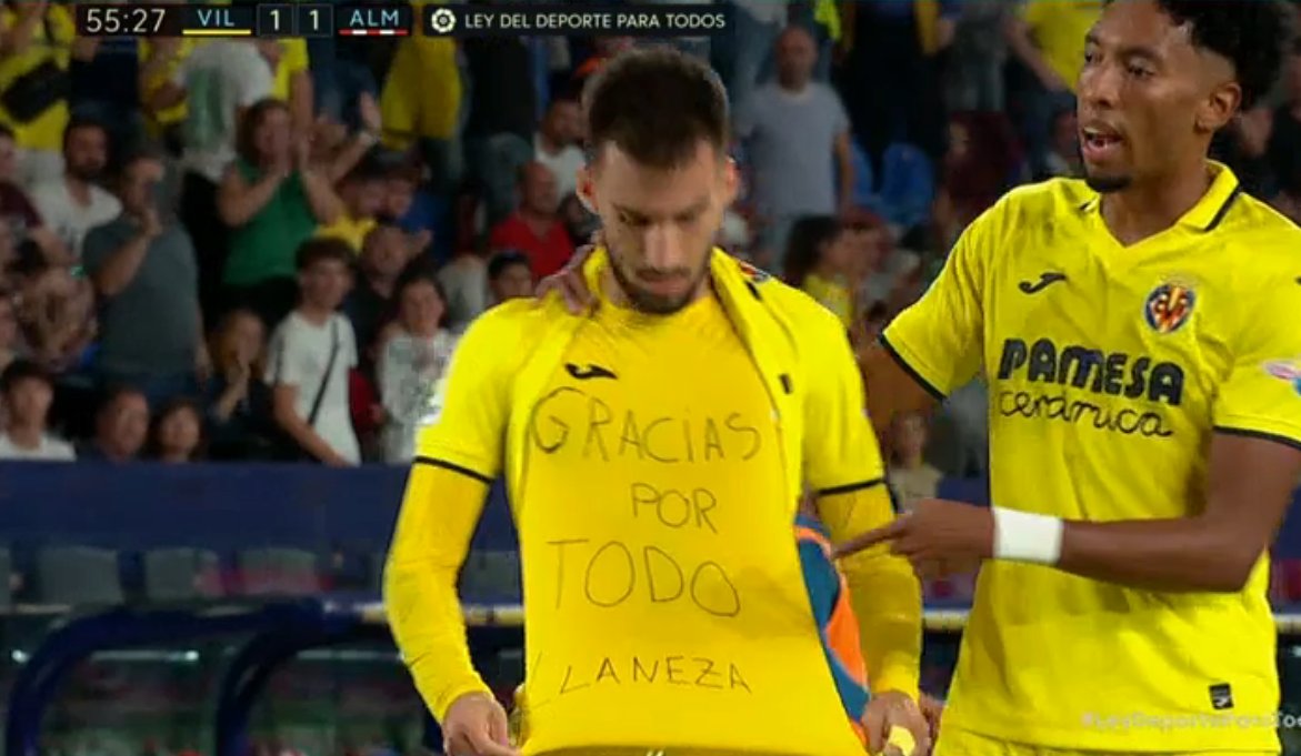 ⚽ Un señor (Llaneza) clave en la historia de un club (Villarreal) fallece. Un jugador que creció en la cantera que este hombre ayudó a crear (Baena) marca un gol y se levanta la camiseta: "Gracias por todo, Llaneza". Segunda amarilla, a la calle.

El fútbol se va a la mierda.