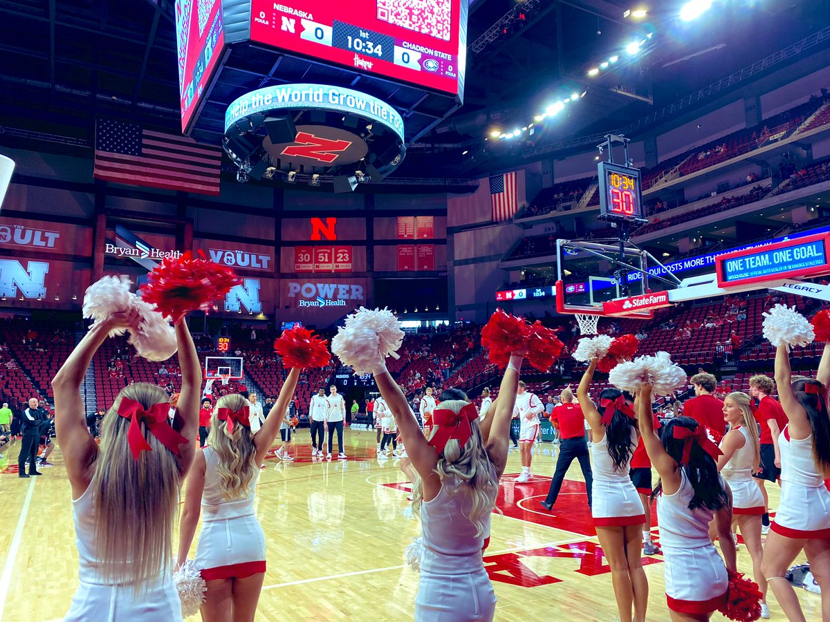 Feels good to be home 🏦

#huskers #basketballszn #GBR 🌽
