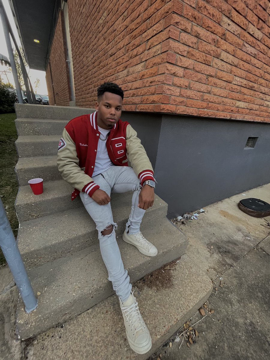 MalcolmCourse's tweet photo. mr. put that shit on i look better than yo nigga 📸 https://t.co/M1CIMee0f0