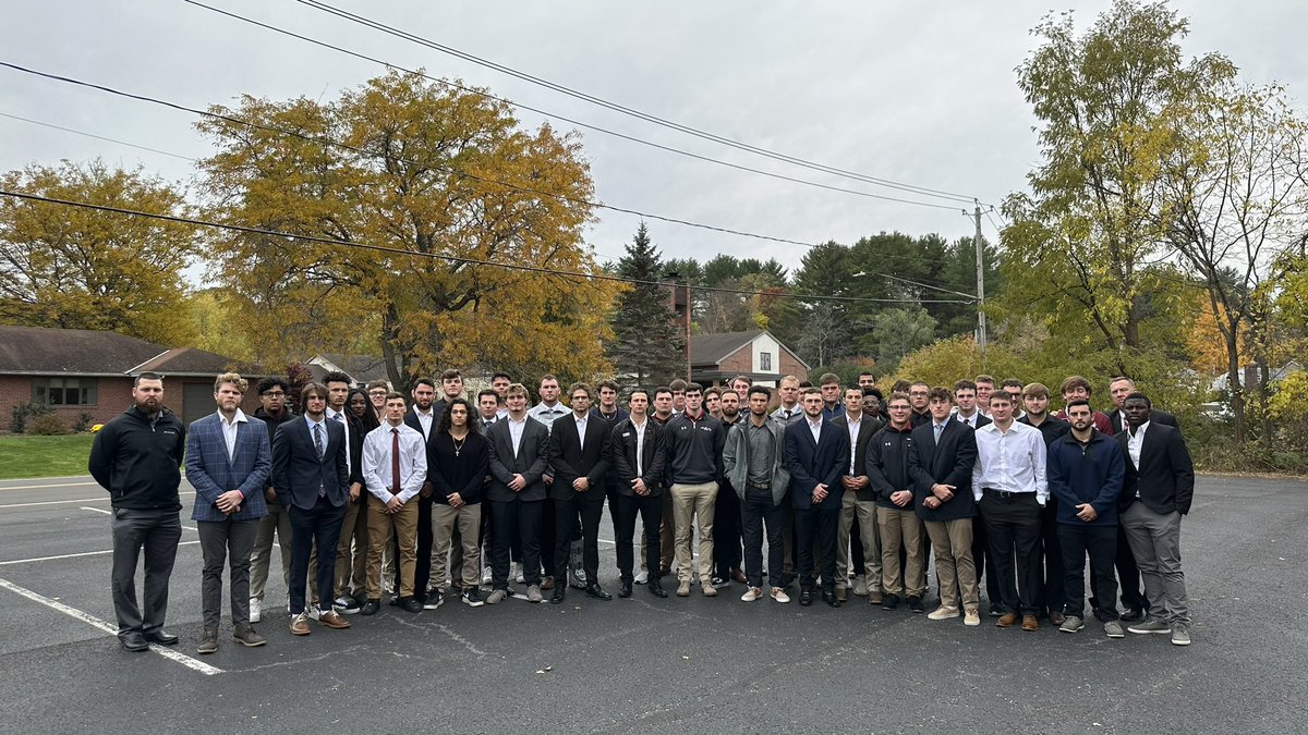 FrankRossi's tweet image. You wonder #whyd3? Look at this brotherhood — despite a heavy travel weekend for @DigInMules, the team traveled a few hours each way to be with their brother, @chris2ardito, at the ceremony being held for Chris’s father today in Upstate NY. Rest in Peace, Gary. #family #d3fb