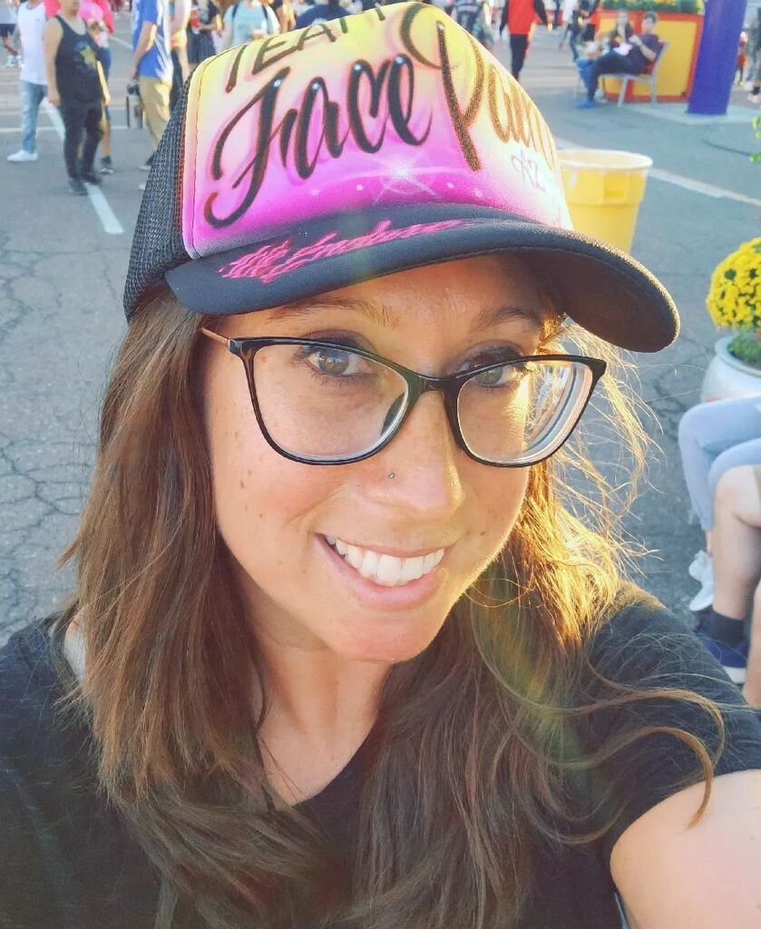 viscreativity's tweet photo. Been a crazy week and long fair! One more day today and then next Thursday- Sunday is the last week the @arizonastatefair is open!! Don't miss it!! 

#teamfacepaint #visualizecreativity #arizonafacepainting #statefair #arizonastatefair #fairlife https://t.co/A4NNm4Mbz1