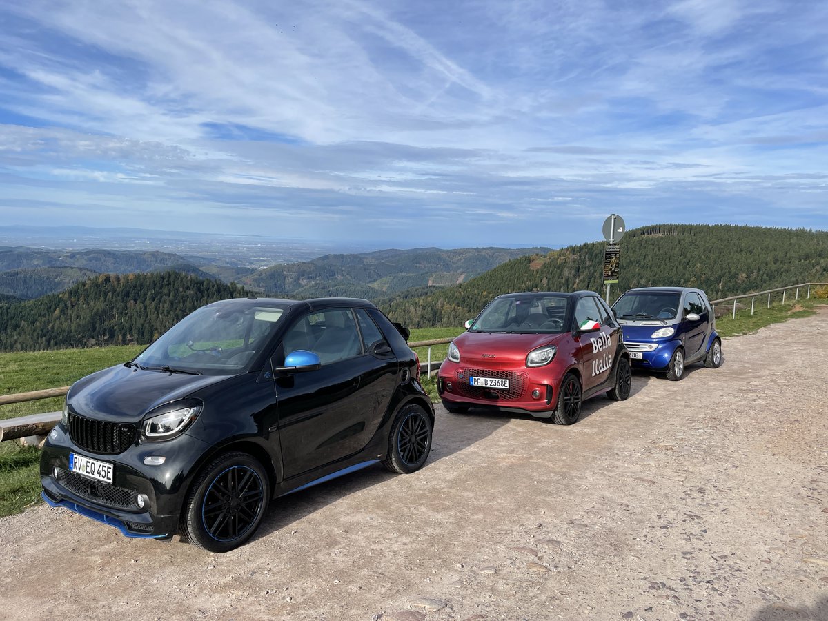 smartEMOTION's tweet photo. Bei dem tollen Wetter eine kleine Schwarzwald-Tour mit Dirk und Ralf gemacht. 😍 https://t.co/gzPvI7Ltm6