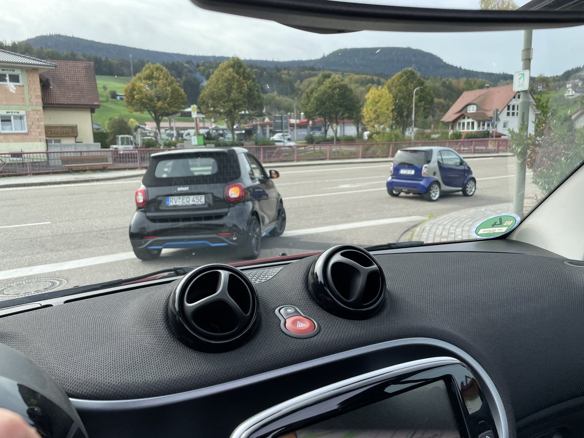 smartEMOTION's tweet photo. Bei dem tollen Wetter eine kleine Schwarzwald-Tour mit Dirk und Ralf gemacht. 😍 https://t.co/gzPvI7Ltm6
