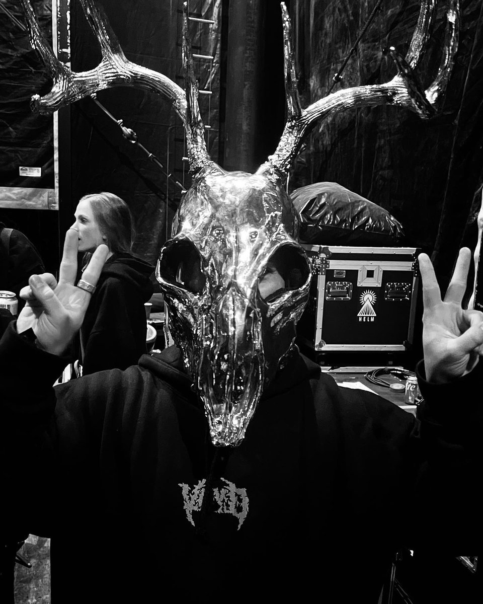 BasicBrxndo's tweet image. i’m drunk &amp;amp; i’m high &amp;amp; I’m in the voyd mask