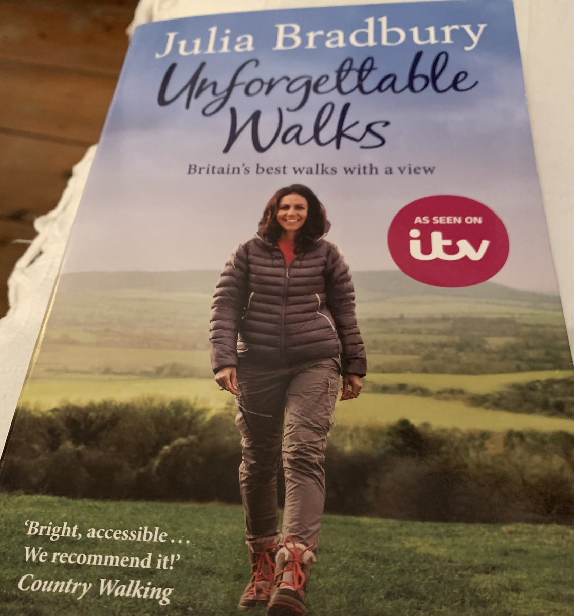 DAlex40's tweet photo. Finally got round to reading this @JuliaBradbury Thoroughly enjoyed. 😄 https://t.co/XKHLfMdnXn