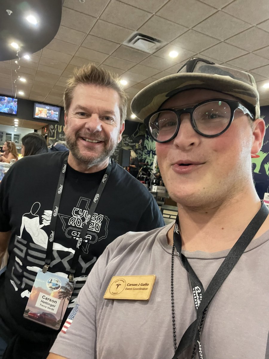 CarsonGallo's tweet photo. #TeslaConFL with @TeslaOwnersFL was #TeslaHeaven I ♥️ The @Tesla Community. And got to meet & learn from so many like minded people this weekend. https://t.co/2ewIKGbUlF