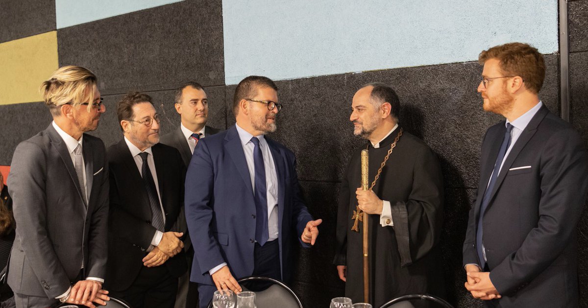 PhilippeCar's tweet photo. « Il faut des rites »… Fier d’être comme chaque année à pareille époque au #Madagh Fête Onomastique avec le Maire @luccarvounas et nos collègues de la Municipalité @Alfortville_94 aux côtés de la communauté arménienne et de Mgr HAYR KRIKOR, Primat du Diocèse Arménien de France. https://t.co/oAZKU2it0t