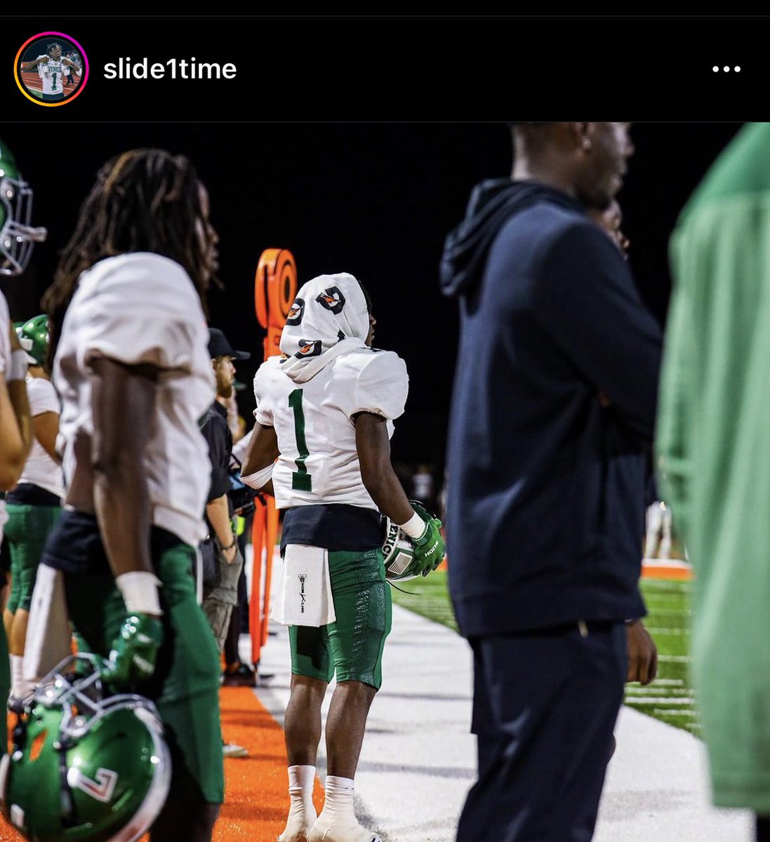 ThePlug_941's tweet photo. Every program needs a return specialist… 👀 &amp; check out @VeniceIndianFB @Slide1time also a hell of a sprinter for @VHSIndianSports  #TrackTeam w/players flying all around him. He consistently secures the 🏈 w/ease. We clearly see he is a stick of 🧨 &amp; uncover able on the field‼️ https://t.co/h4s84O122J