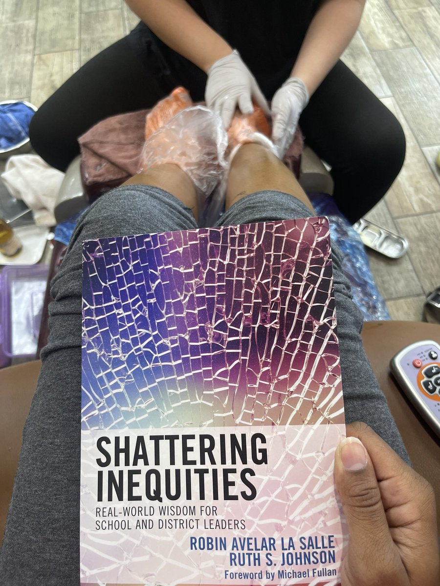 RobynWhiteHCS's tweet photo. Today, I am making time for two of my favorites things… pedicure and reading!!! Today is going very well!! #mentalhealth #selfcare #leadershipgrowth #alwayslearningandgrowing https://t.co/G0pJAlfIEv