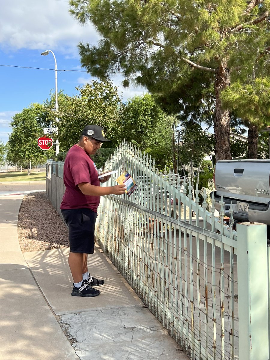 carlosforphx's tweet photo. 15 days until Election Day! Everyday talking to voters counts, our team is hitting the streets of District 8 to make sure voters have all the resources need it to make their voices count. LET’S GO DISTRICT 8 🎉🗳 Vote for Carlos Garcia 📣
#carlosforphoenix #carlosforphx8 https://t.co/p8Flb9oXPO