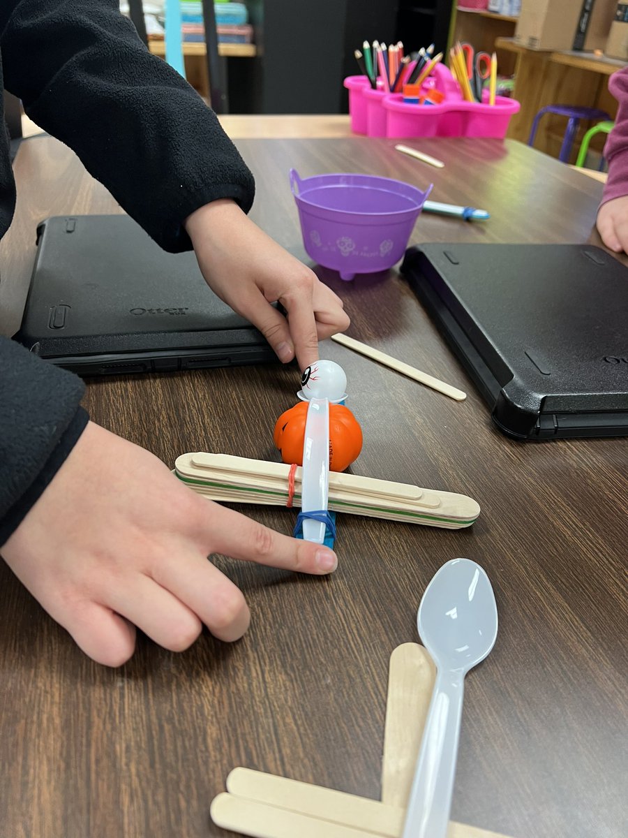 tdpace02's tweet photo. Zombie defense! Creating catapults 🧟‍♂️ https://t.co/d6inOsV7fW