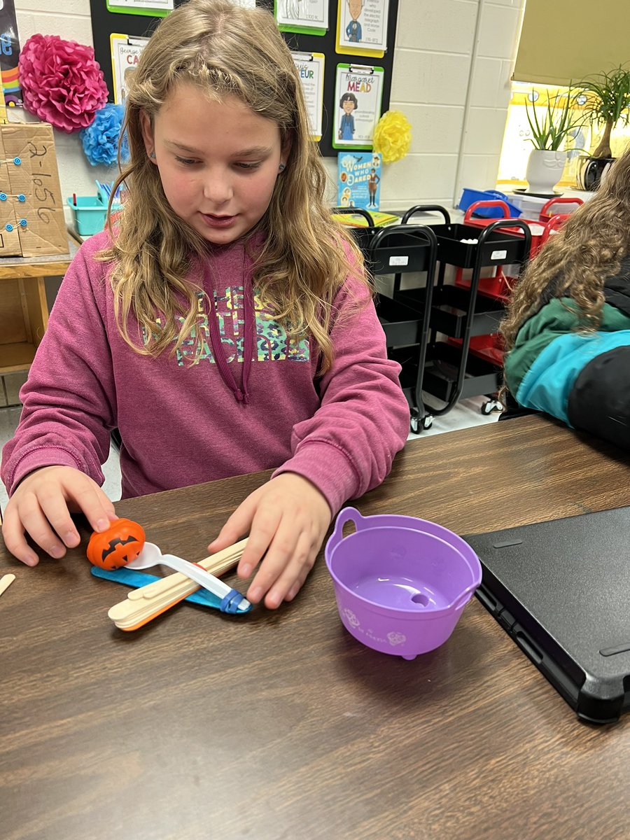 tdpace02's tweet photo. Zombie defense! Creating catapults 🧟‍♂️ https://t.co/d6inOsV7fW