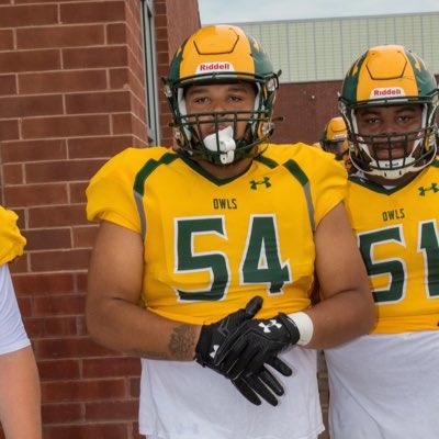 DundalkFootball's tweet photo. 2023 DHS Student Athlete (Uncommitted)
🟨 #54 DL Stefon Wilburn @fatsfrmda4 
🟩 2 Year Starter 
🟨 4 Game tape - https://t.co/HB8xx4xUdR https://t.co/cK1mRr7iPf