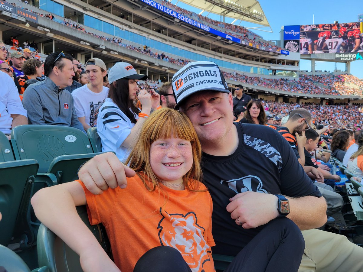 Lindsay Six tweet media